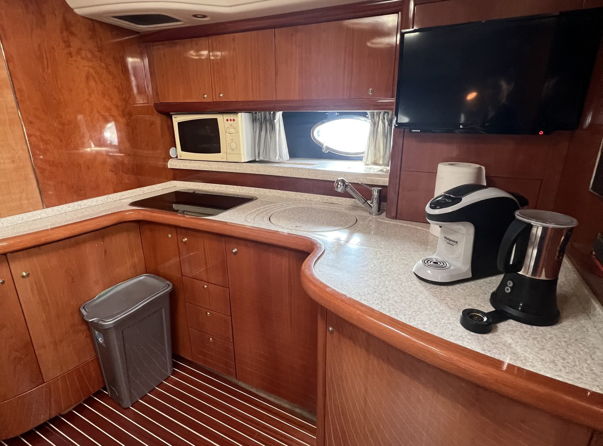 Cranchi 50 - galley