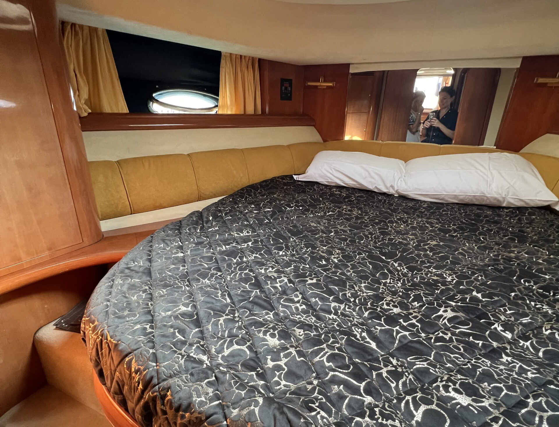 Cranchi 50 - master cabin