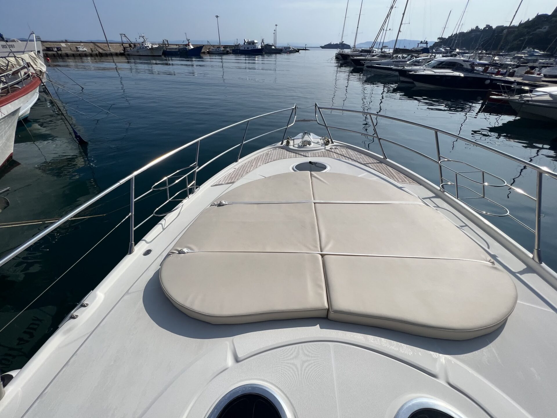 Cranchi 50 - sunbathing on the bow