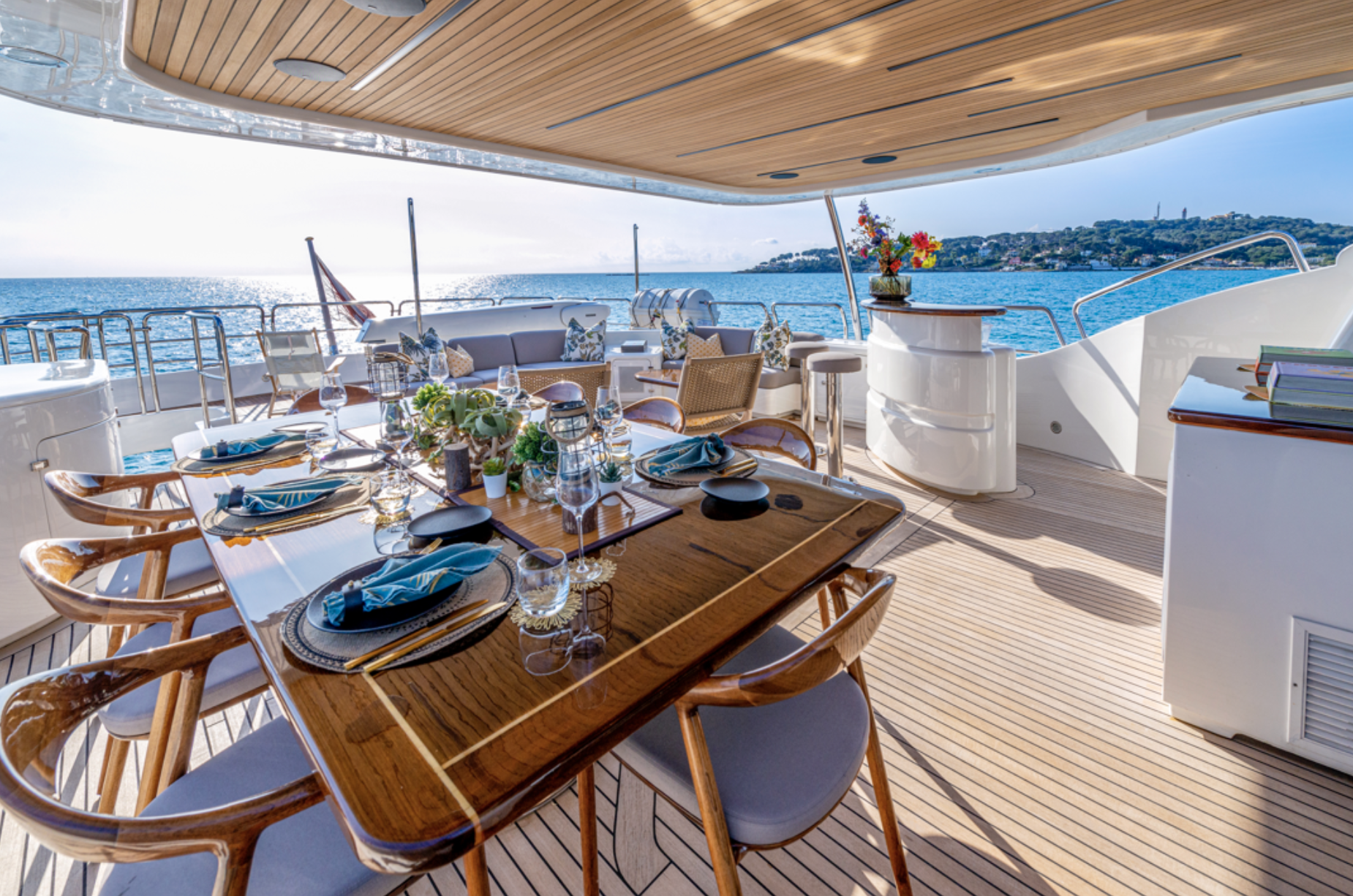 Benetti 100 Tradition - cockpit