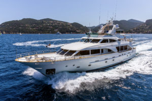 Benetti 100 Tradition for charter - under navigation