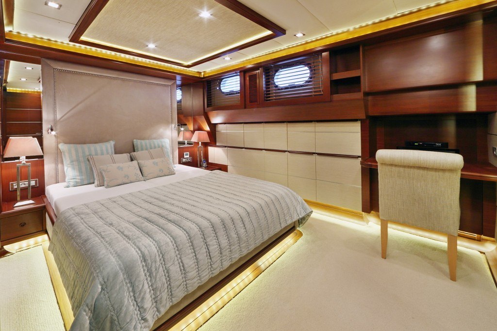 DAIMA yacht for charter - double guest cabin