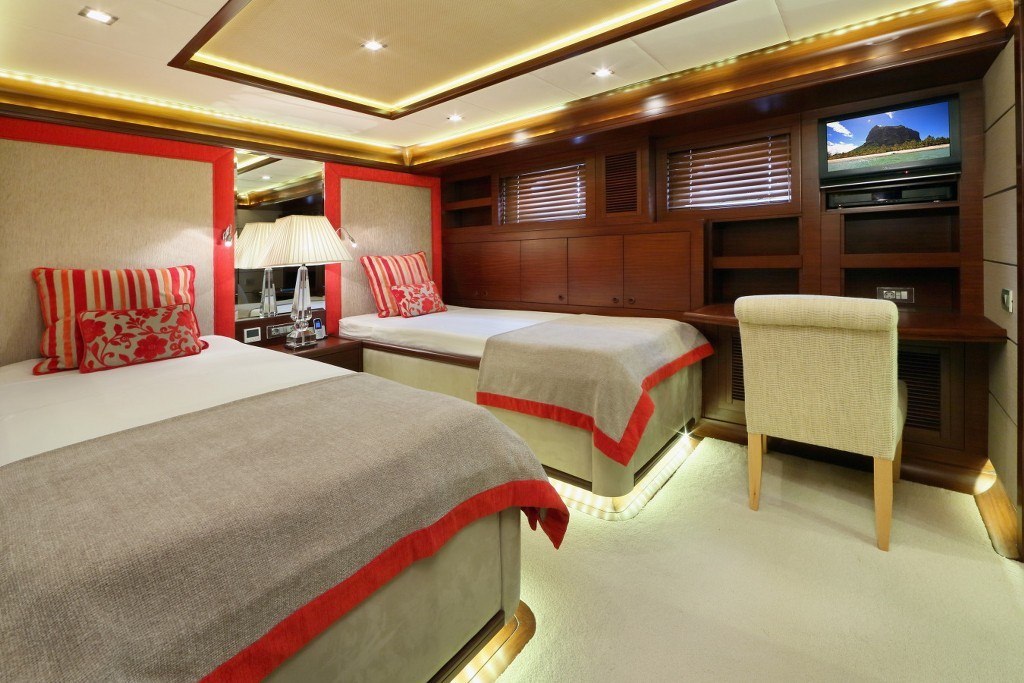 DAIMA yacht for charter - twin cabin