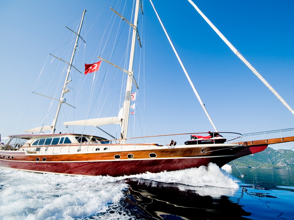 DAIMA yacht for charter - under navigation