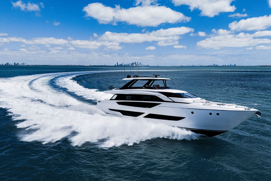 Ferretti 860 - cruising