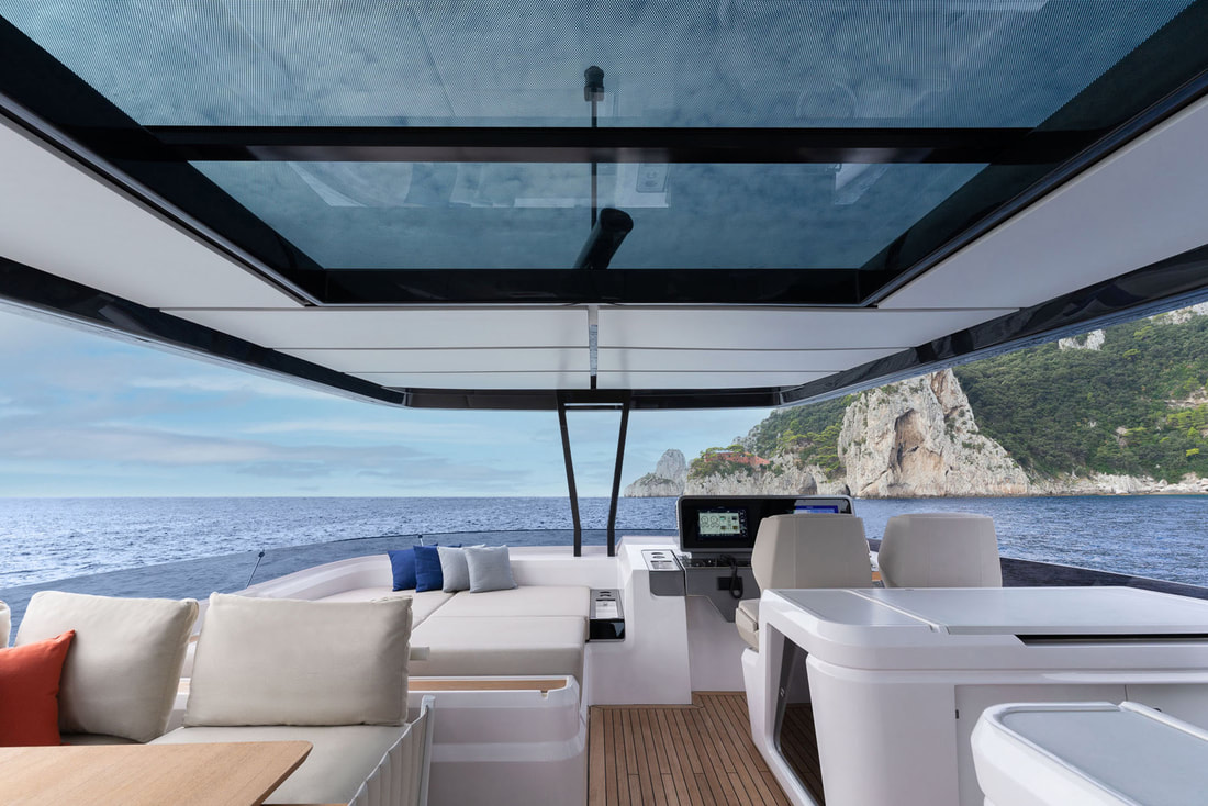 Ferretti 860 - flybridge