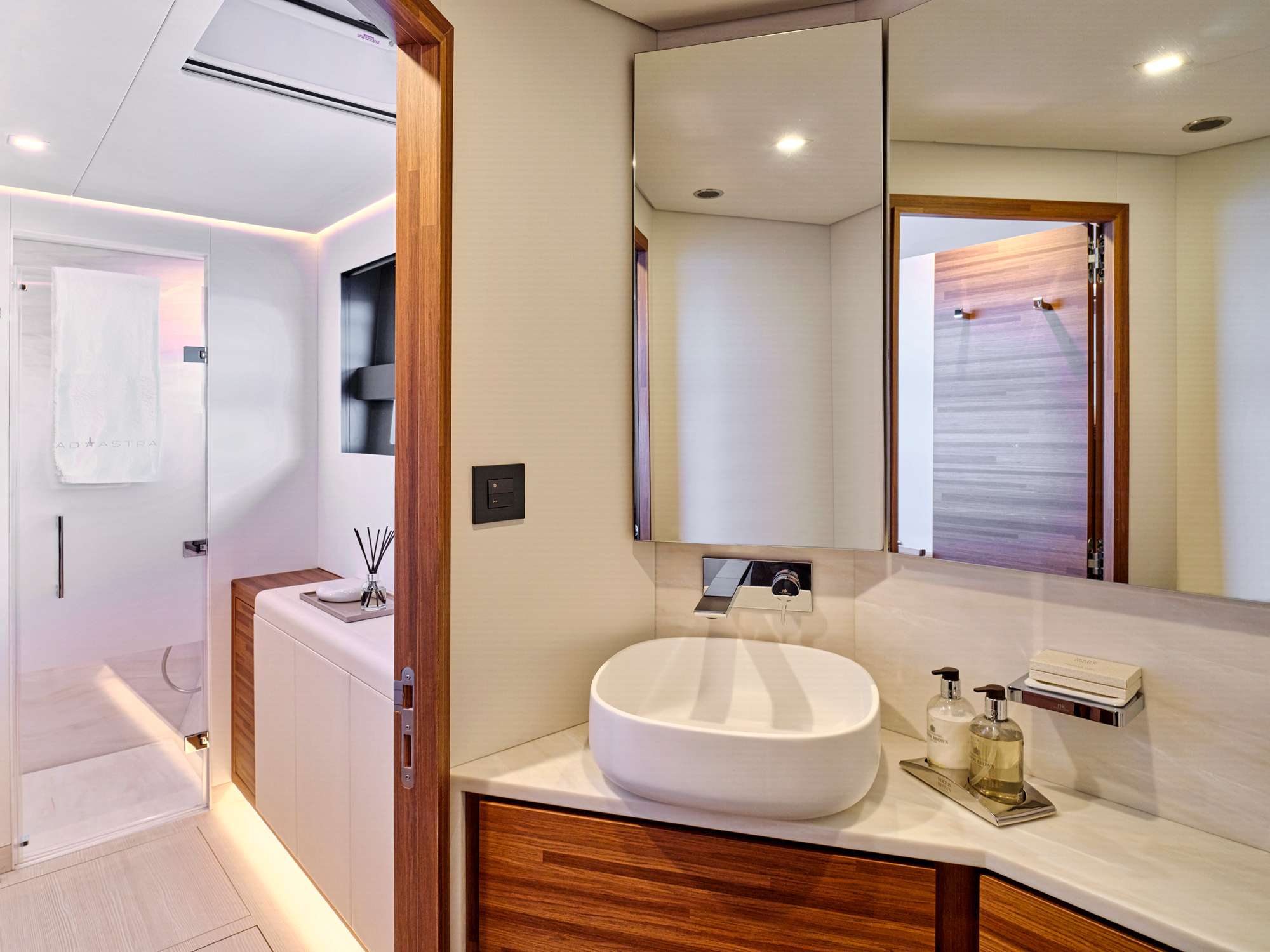 Fountaine Pajot Thira 80 for charter - bathroom guest