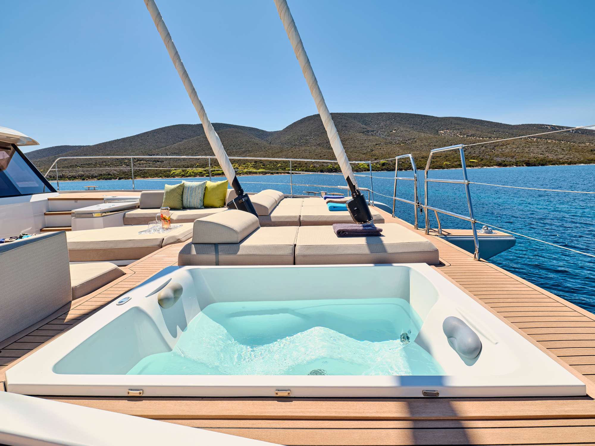 Fountaine Pajot Thira 80 for charter - jacuzzi