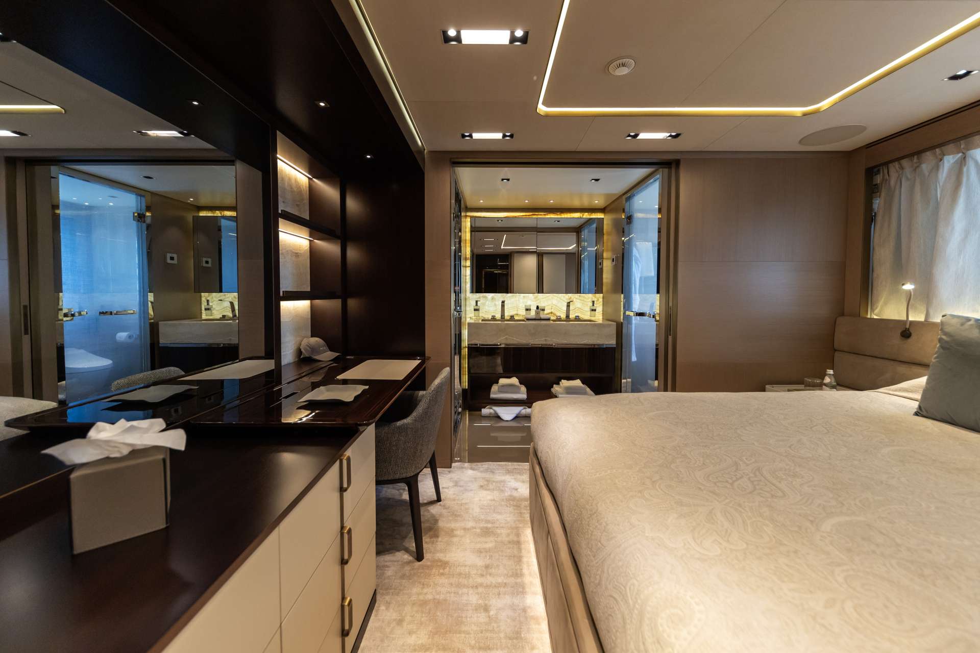 Sanlorenzo Yacht 52Steel for charter - guest cabin