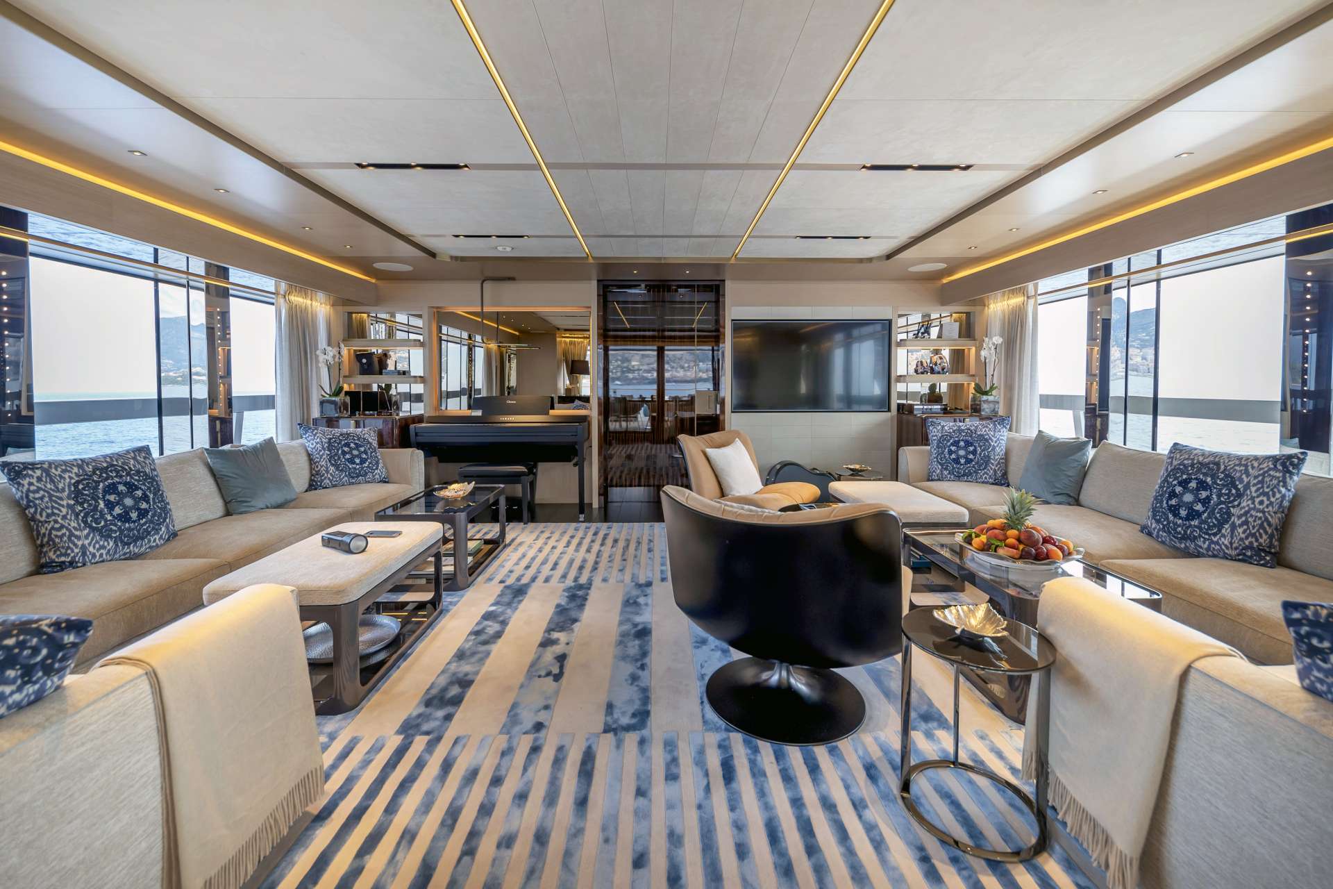 Sanlorenzo Yacht 52Steel for charter - salon